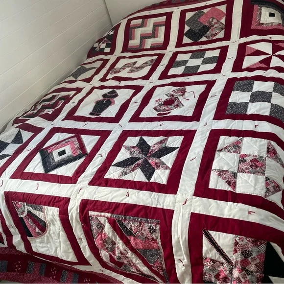 Handmade quilt - Picture 1 of 6